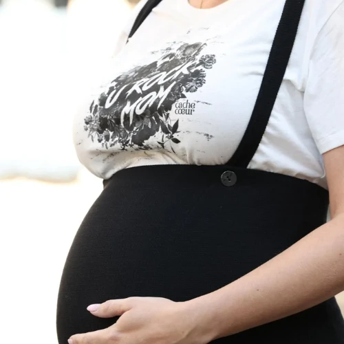 Cache Coeur Maternity T-shirt Rock Black 5 Cache Coeur Maternity T-shirt Rock Black - Image 3