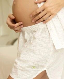 Cache Coeur Paulette Maternity And Nursing Pyjashort -LittleNest Store pyjashort de grossesse et dallaitement paulette cache coeur 706 1200x 59c2bc56 a0d1 4482 a325 304053c789be